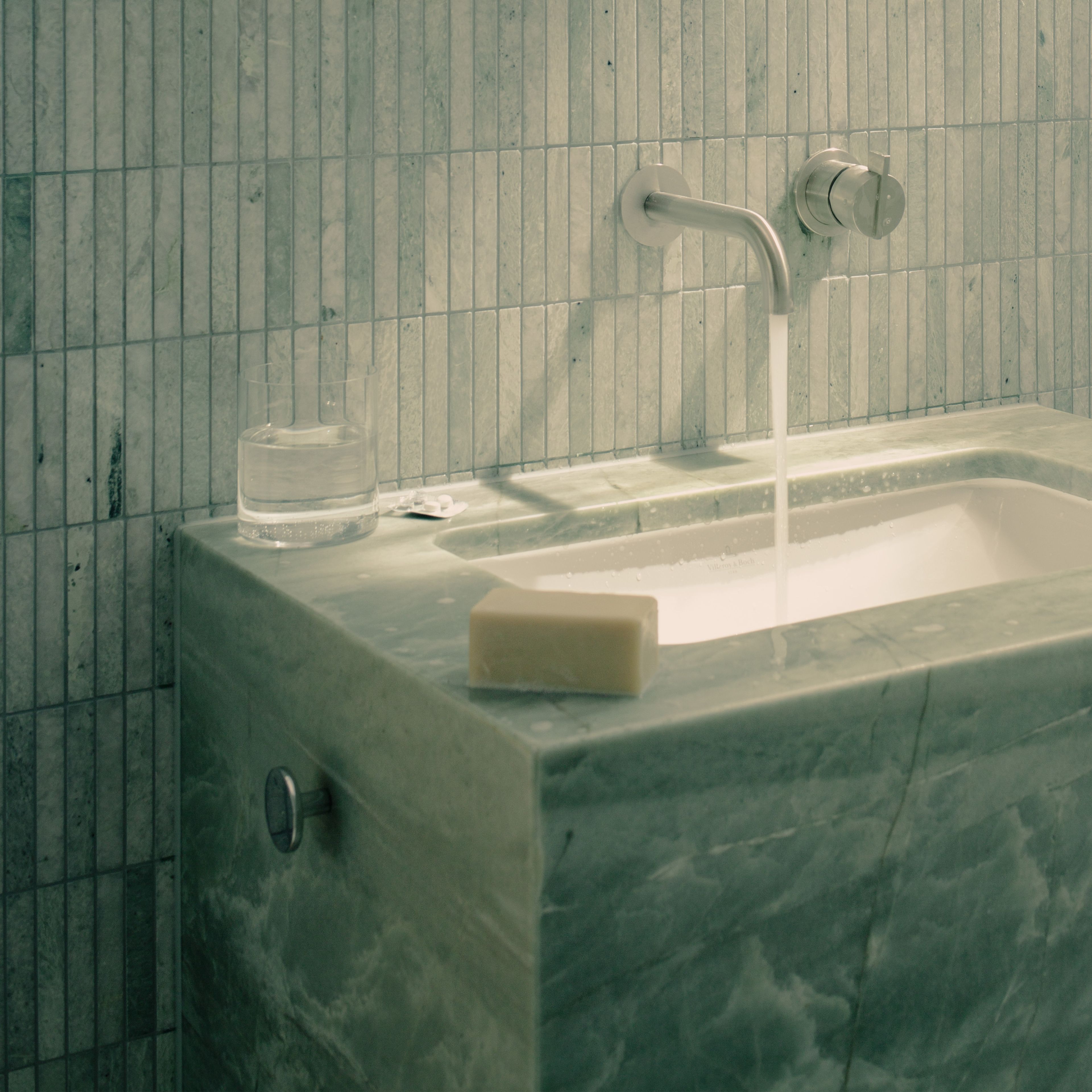 Visual media content