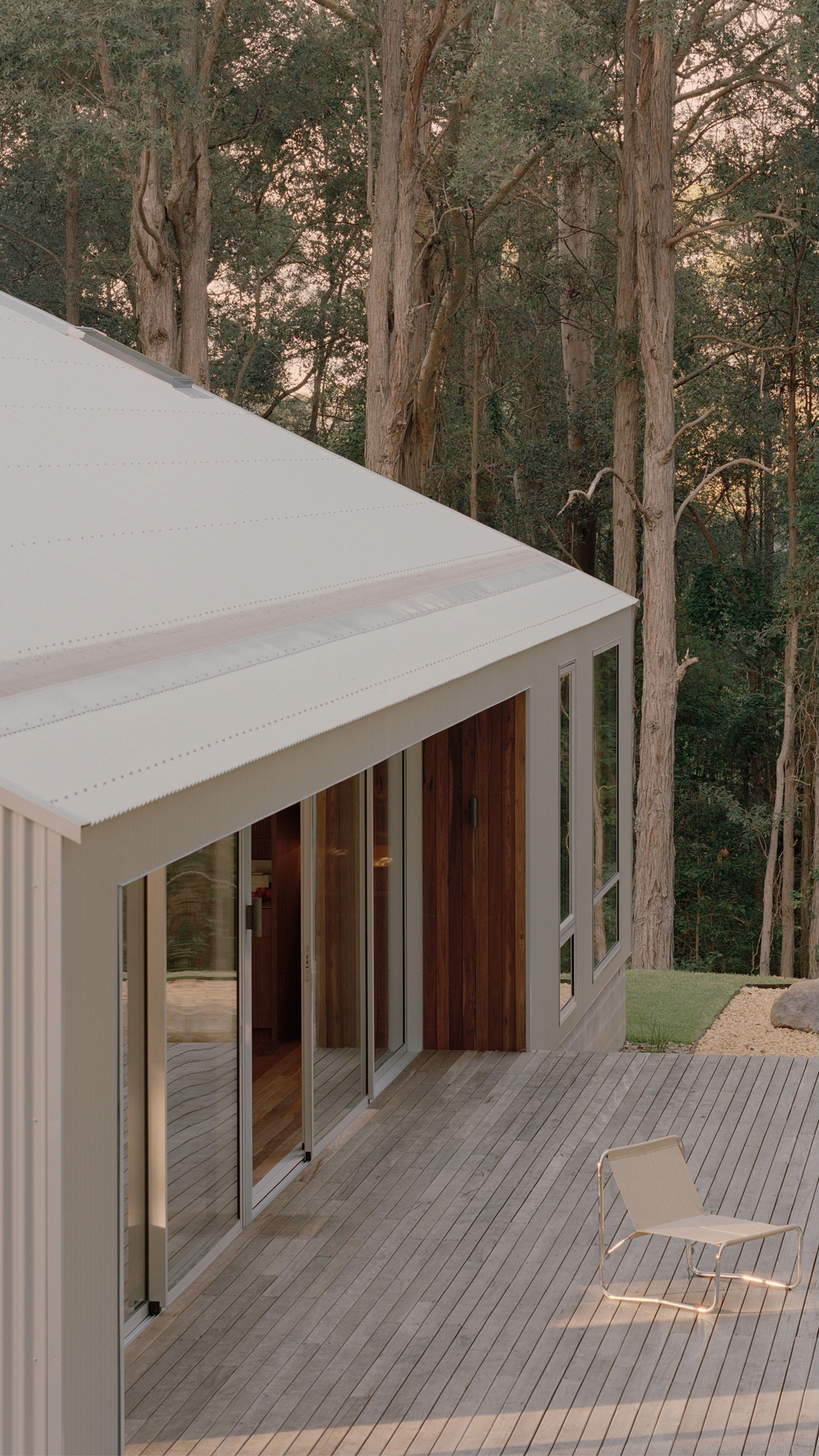 Visual media content