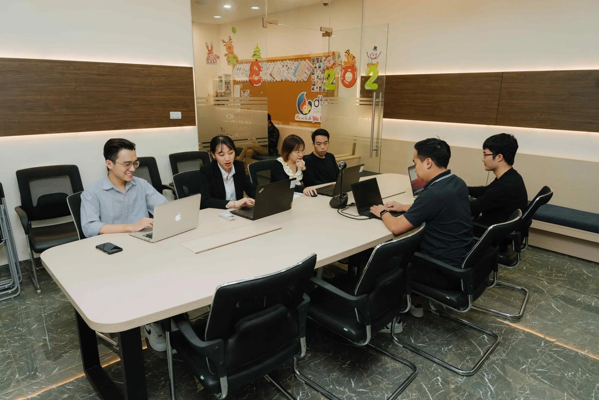 DTN studio — 6