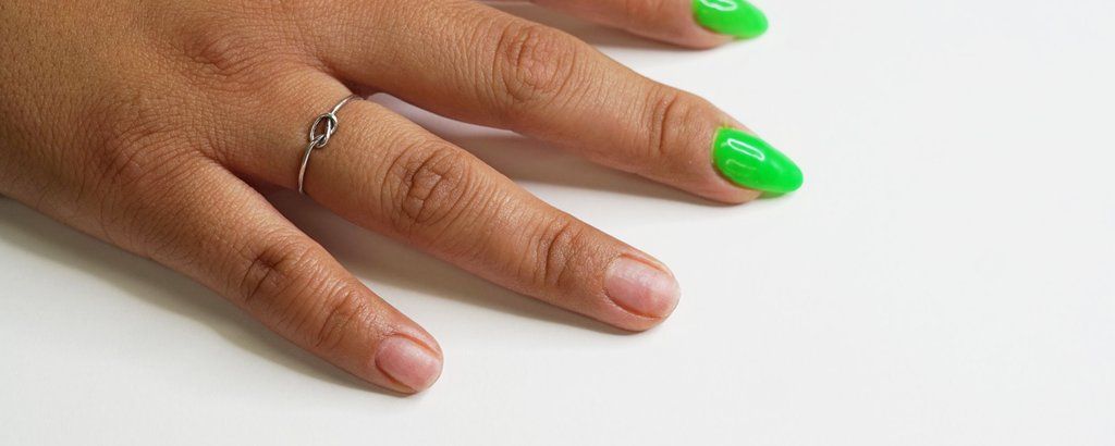 How To Apply A Dip Mani With Faux Nail Tips | DipWell