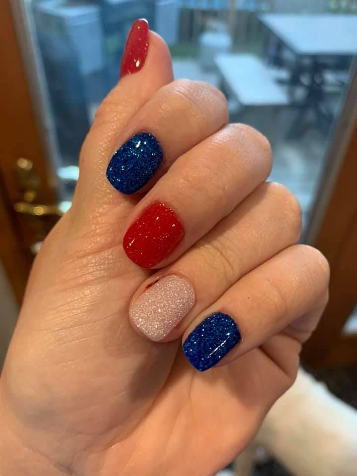 Celebrate the 4th of July with Dip Nails
