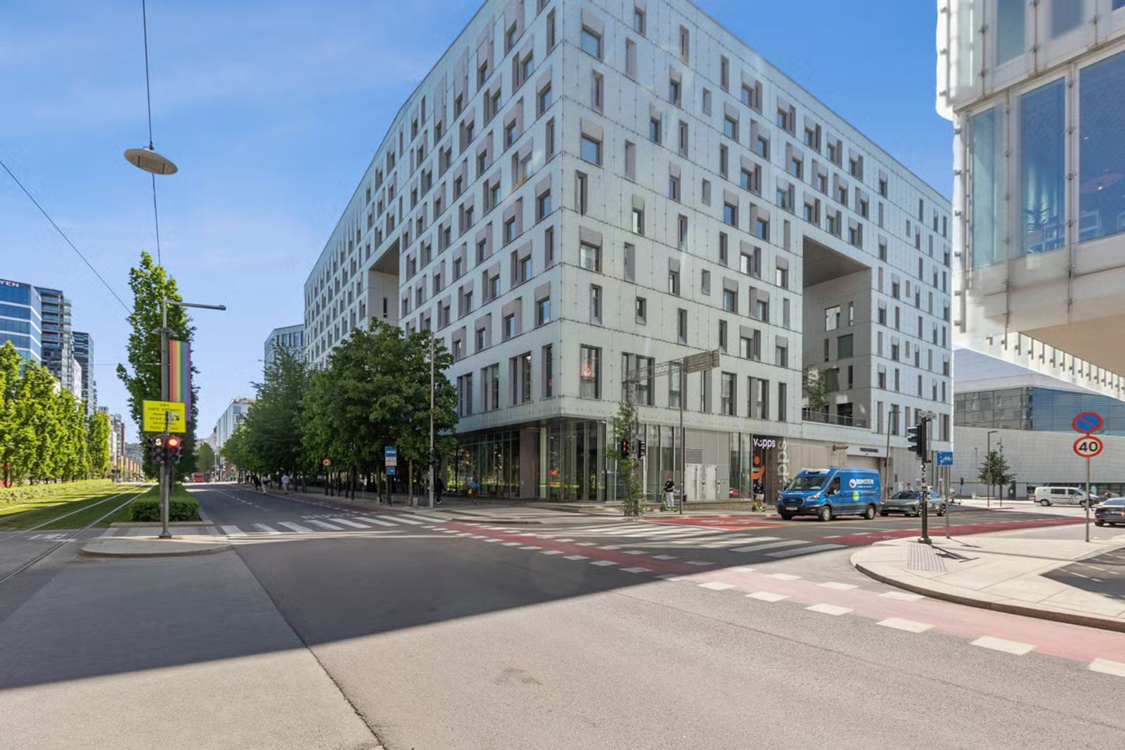 Attraktivt handelslokale på 174 kvm med store vindusflater midt i Bjørvika - Fasade