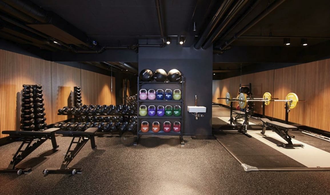 Exclusive office for 8–10 employees with flexibility - Facilities