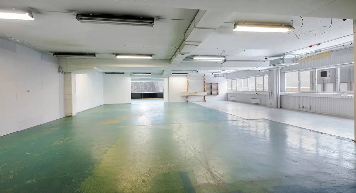 Versatile commercial space at Alnabru – 960 sqm warehouse, showroom or office - warehouse space