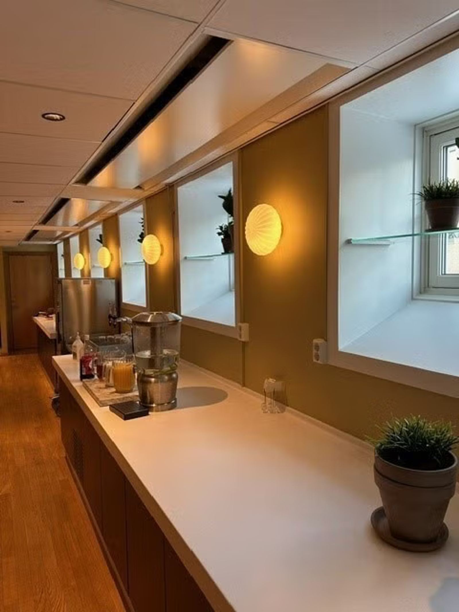 Modern 197 sqm Office and Showroom at Lysakerlokket - Facilities