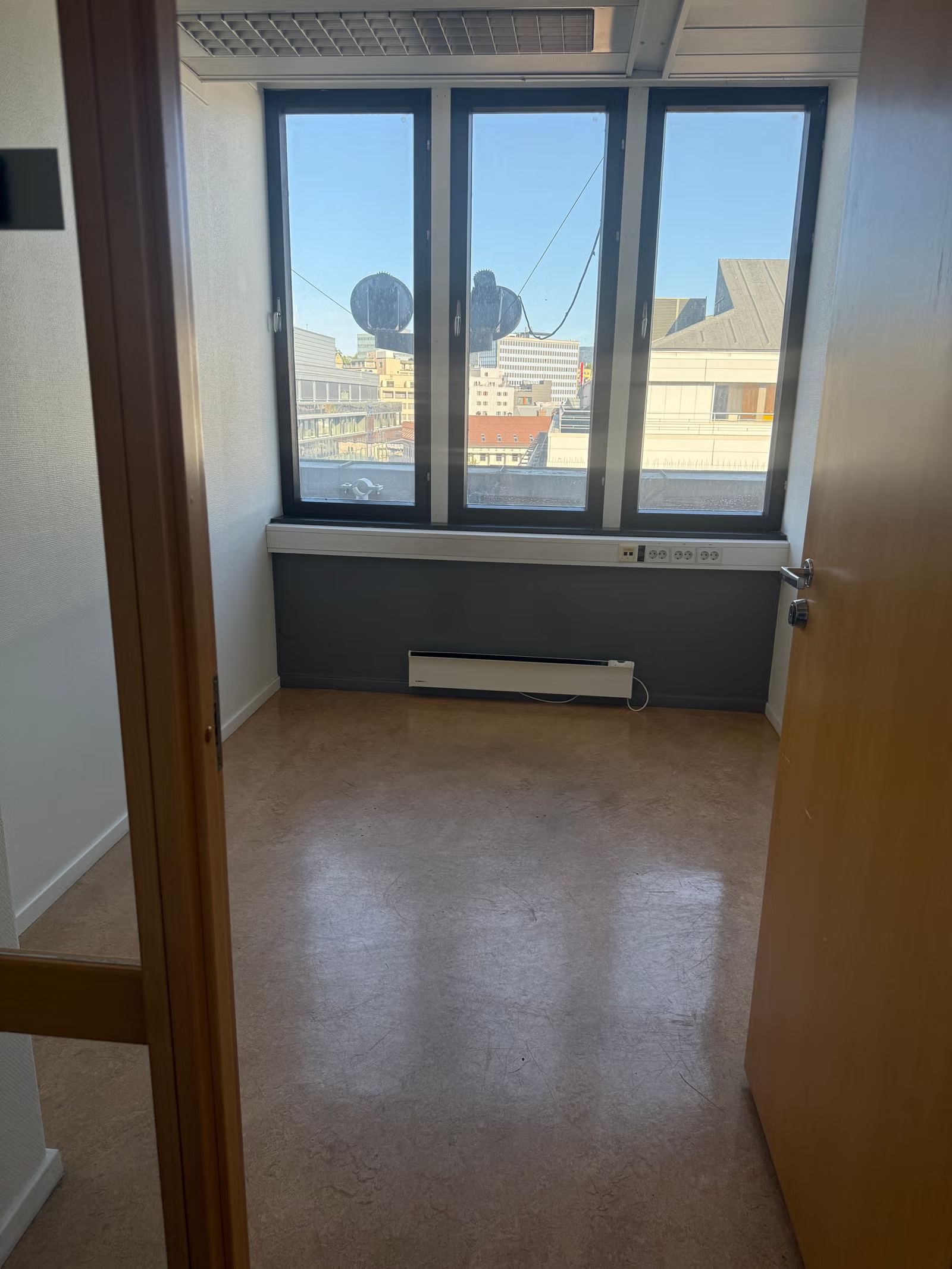 Central 133 sqm GFA 9th-Floor Office Space at Storgata 32 / Gunerius - Workspace
