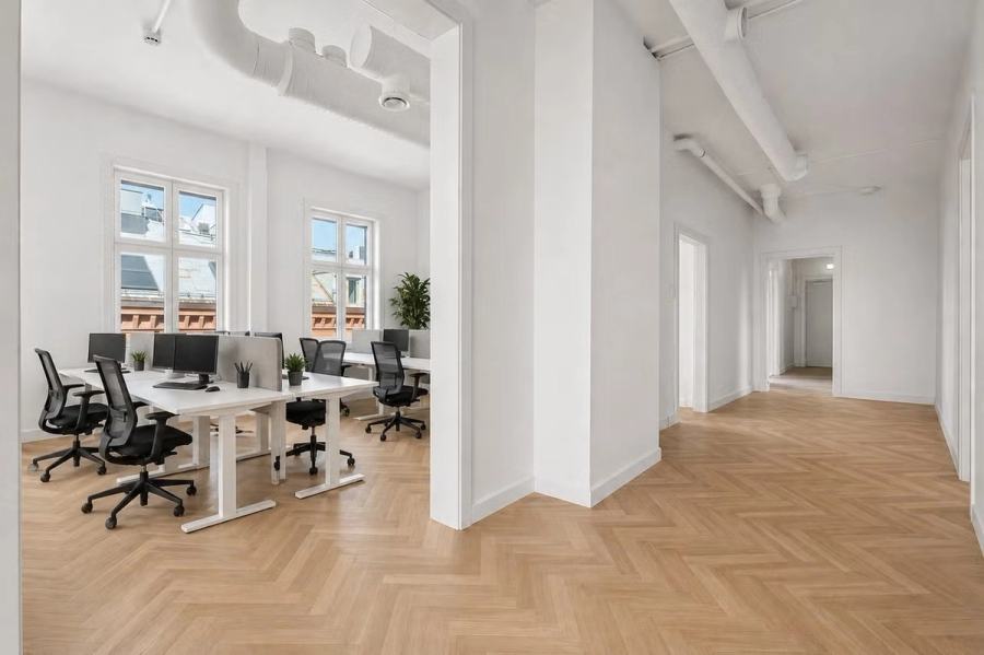 Unique opportunity at Egertorget: 4th-floor corner office