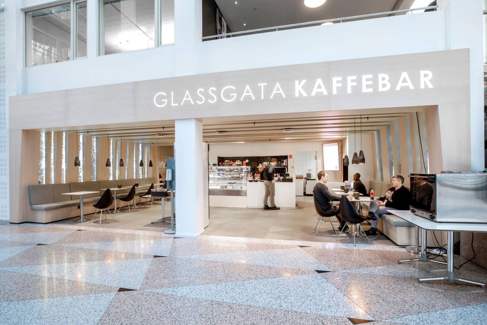Office for rent at Lysaker with good signage - Facilities