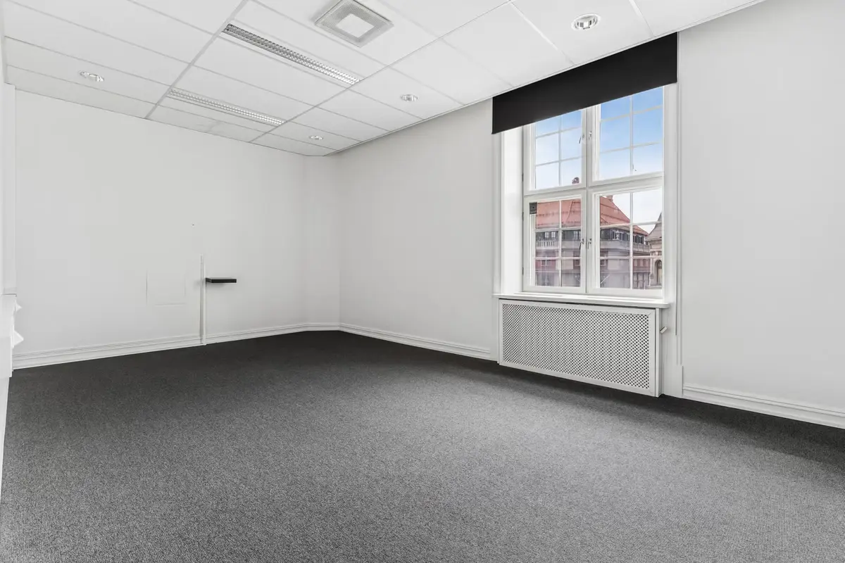 Romslige og lyse kontorlokaler over to etasjer på 537 m² BTA i Karl Johans gate - moterom
