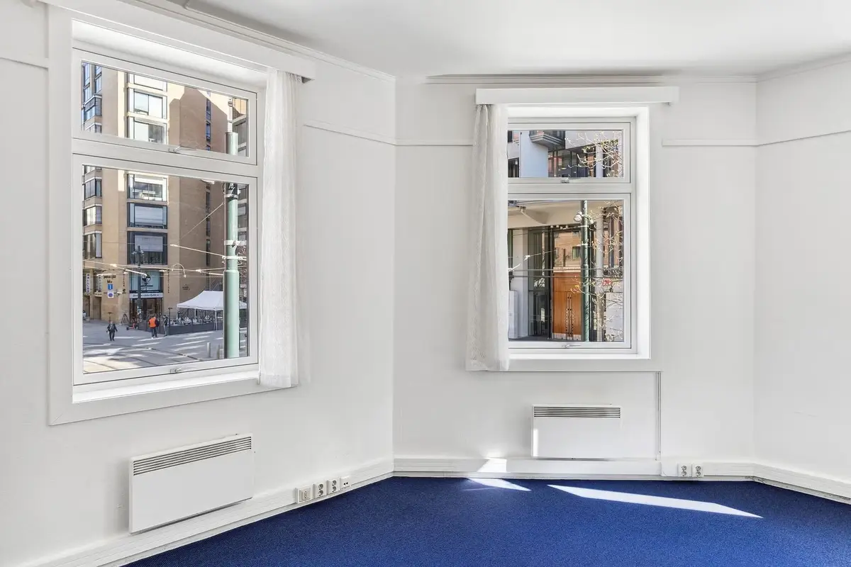 Bright office with potential at C. J. Hambros plass 5 - 243,3 m² GFA - workspace