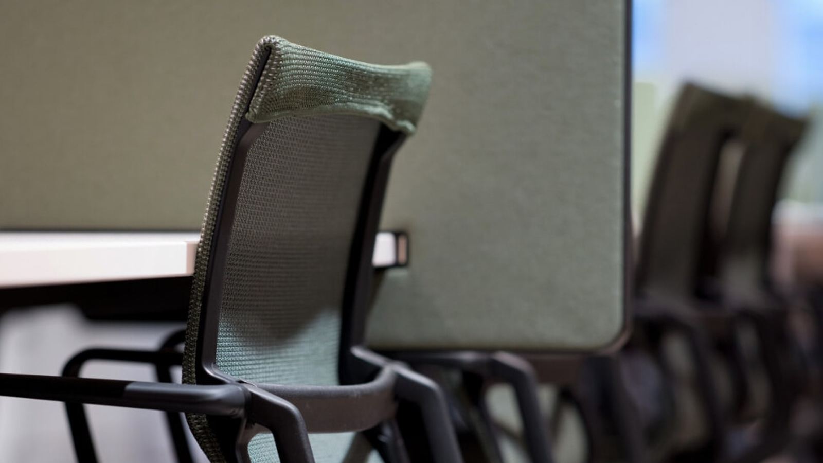 Fixed desk in an open-plan office near Oslo Cathedral - Workspace