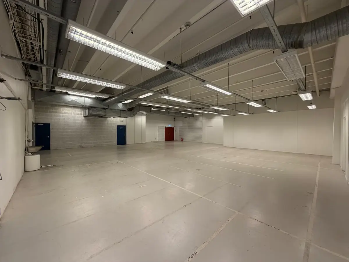 Efficient 254 sqm Heated Warehouse with Large Cargo Lift at Alnabru - workspace