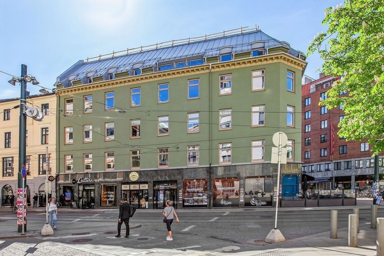 Central and bright 197 sqm GFA office space opposite the courthouse - Facade