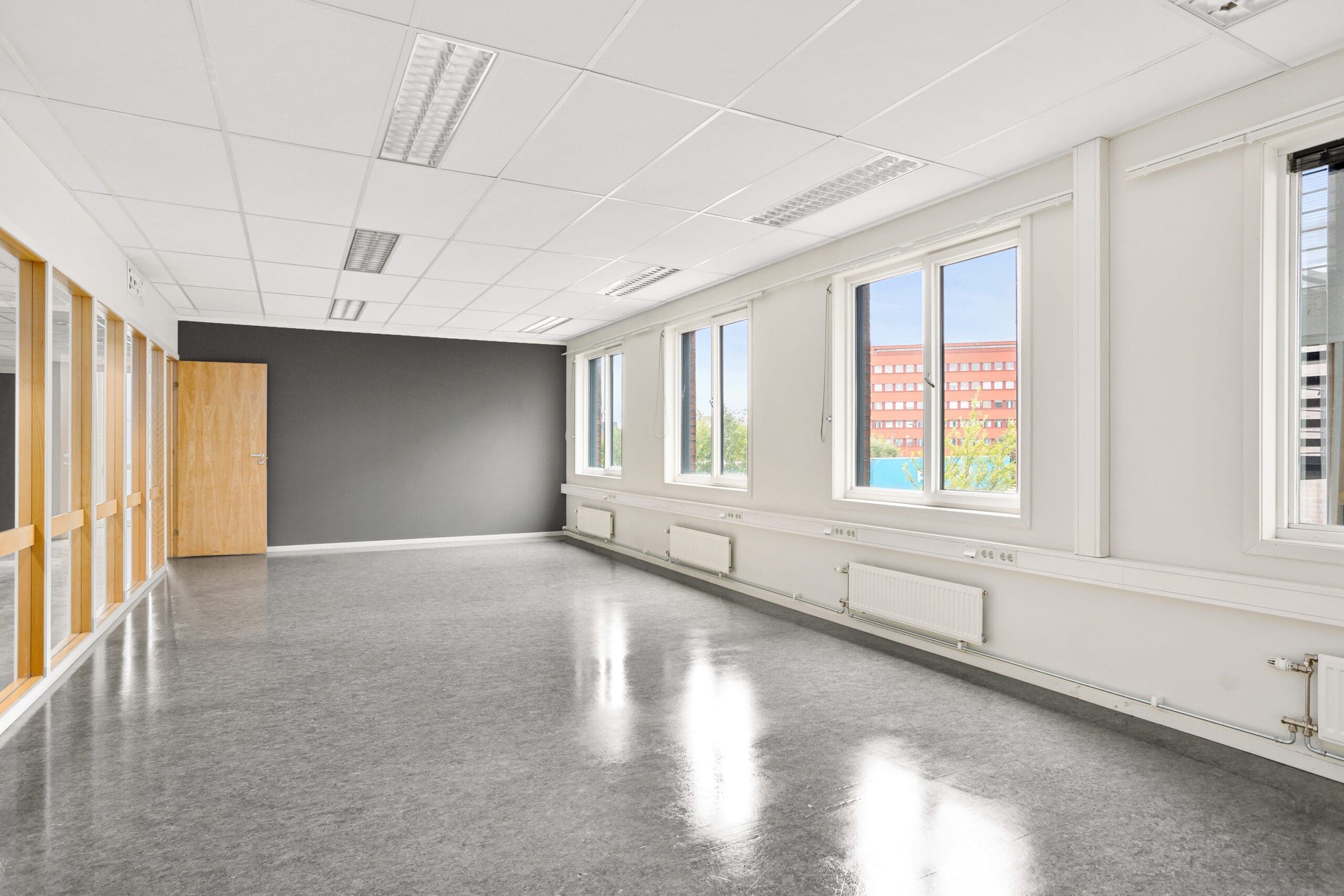 Office Space with storage right by Økern Metro Station