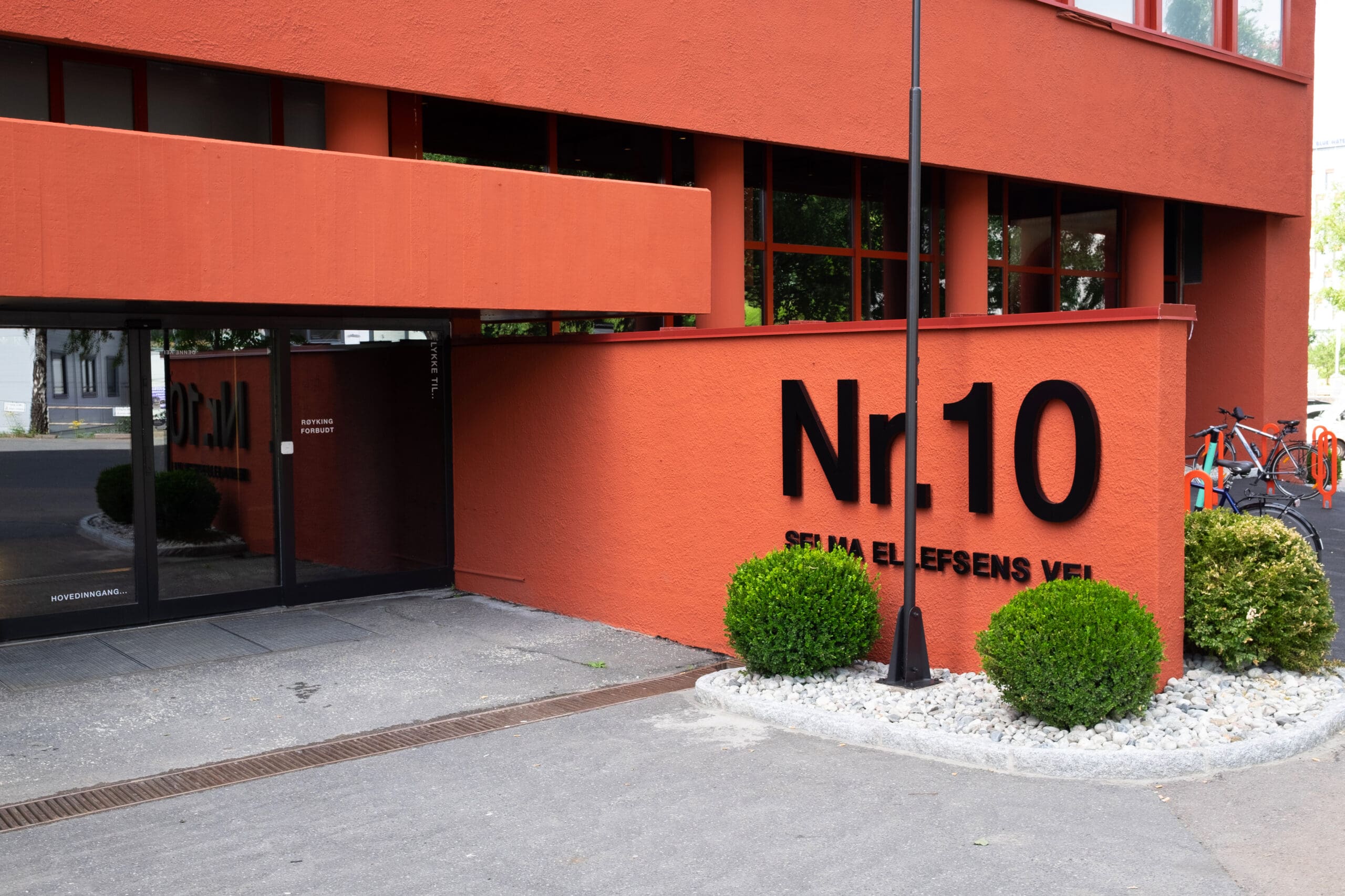 Sleek office with panoramic views at Økern - Facade