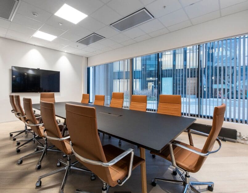 Office for 8-12 employees in the Rift building - Meeting room