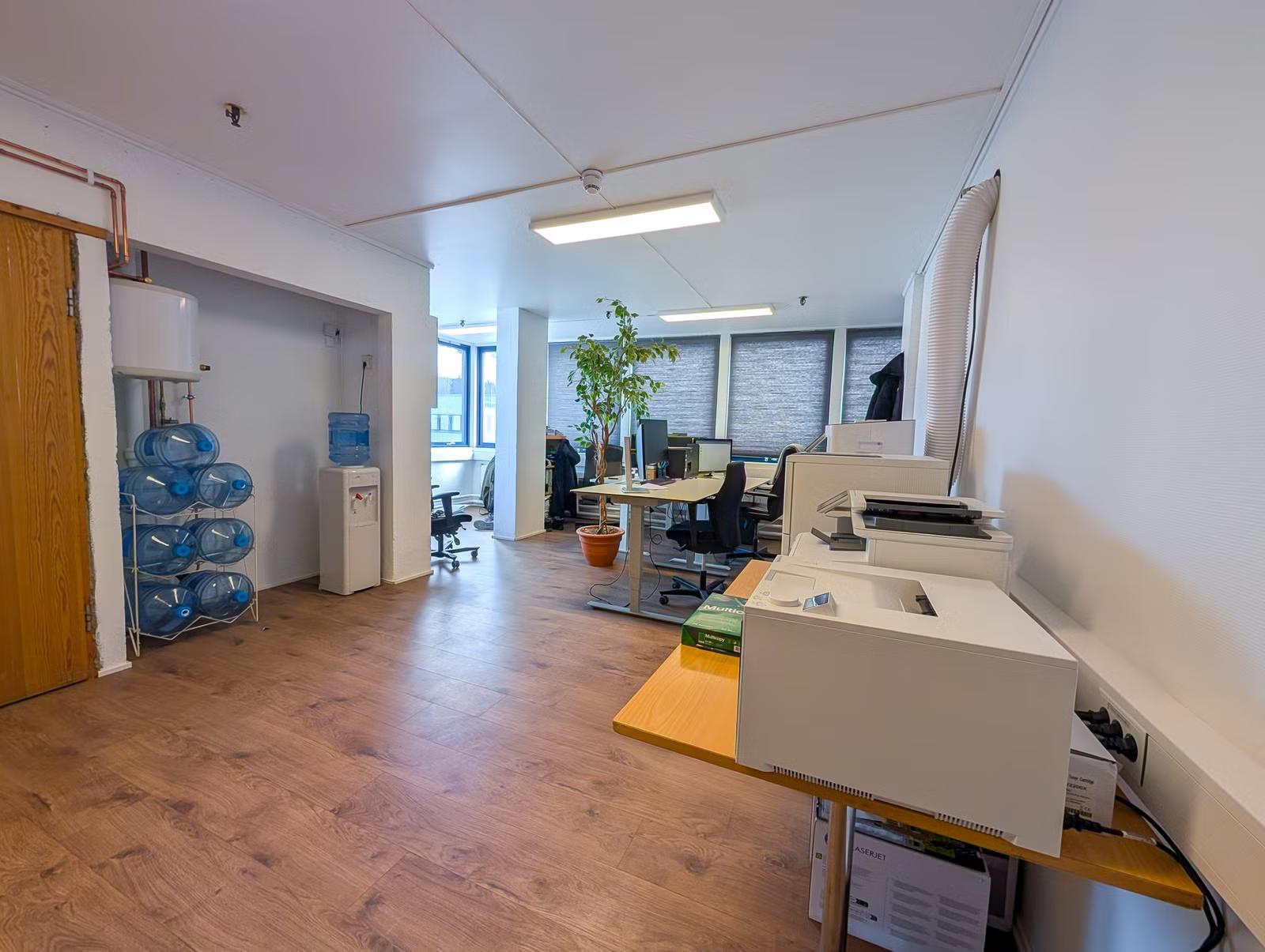 731 sqm efficient high-Ceiling warehouse with drive-in Gate and Ramp at Furuset