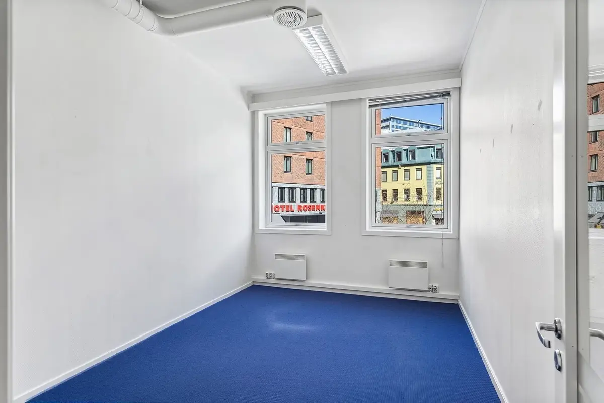 Bright office with potential at C. J. Hambros plass 5 - 243,3 m² GFA - workspace