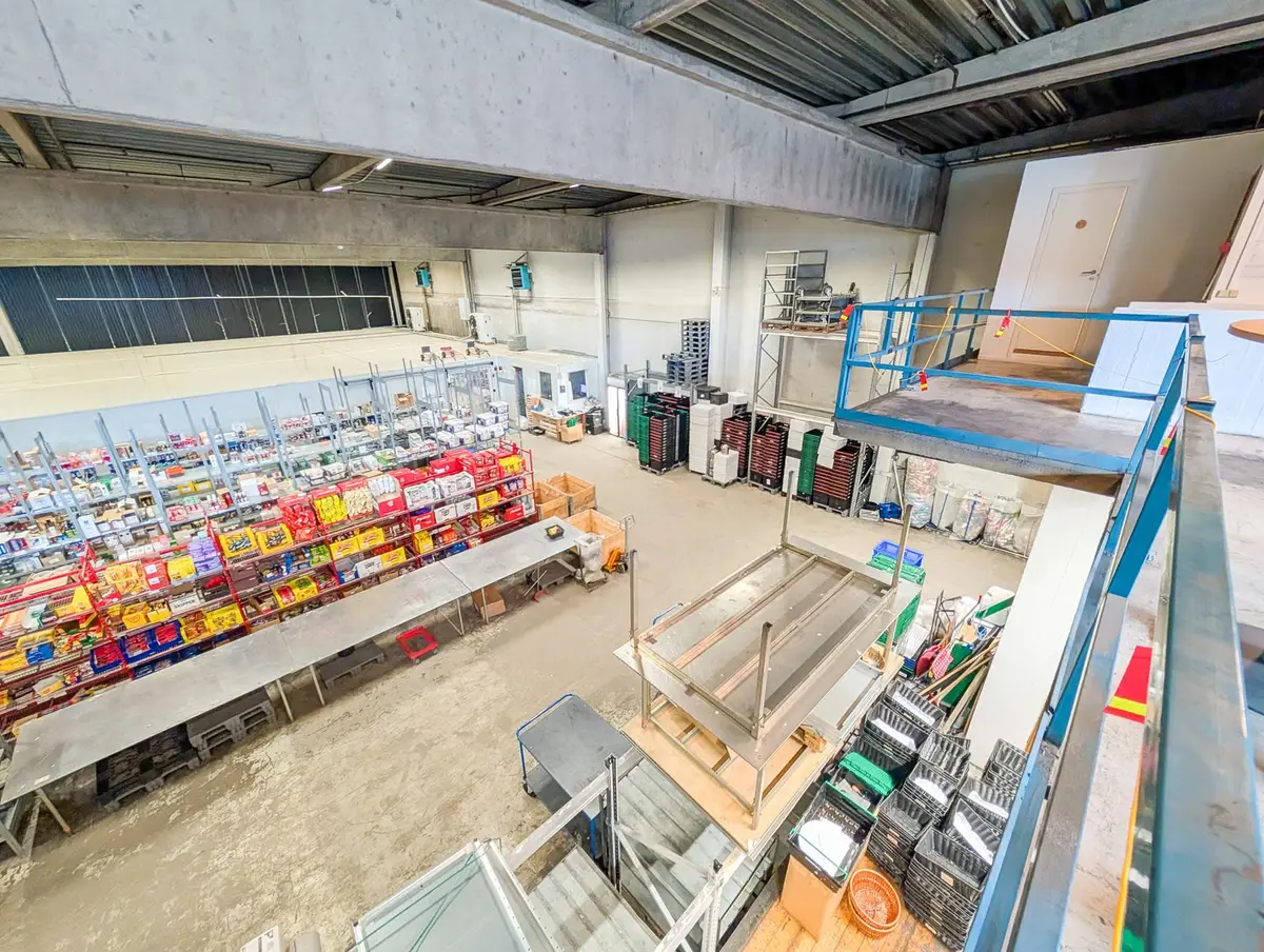 731 sqm efficient high-Ceiling warehouse with drive-in Gate and Ramp at Furuset - warehouse space