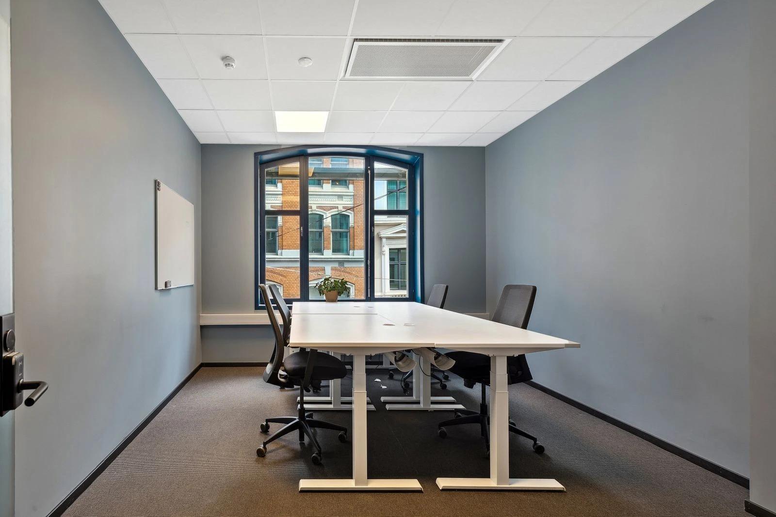 Great office for 4 employees in Karl Johans gate - Workspace