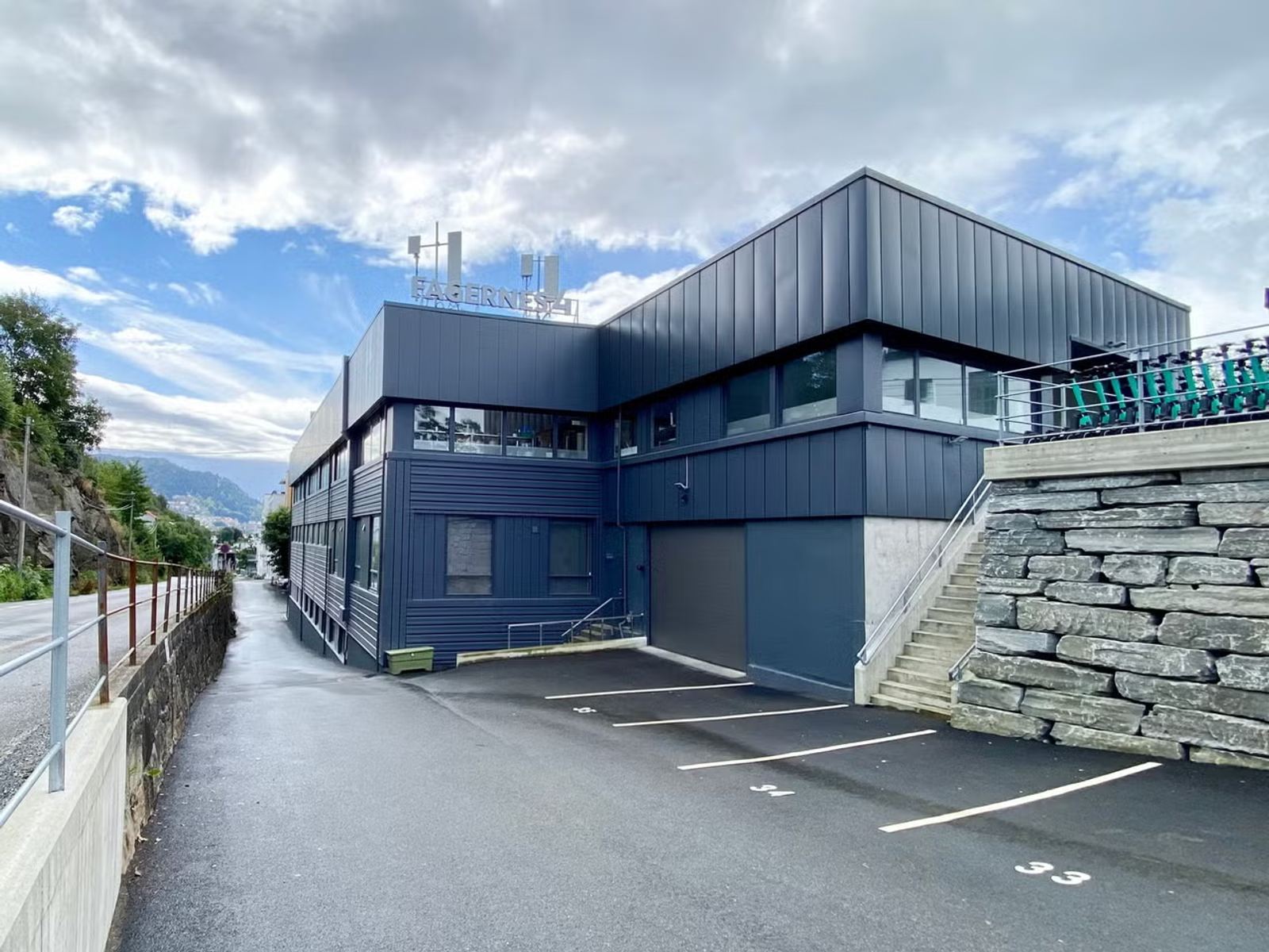Modern 33.5 sqm Warehouse Unit in Ytre Sandviken with Optional Office Space - Fagernes 4