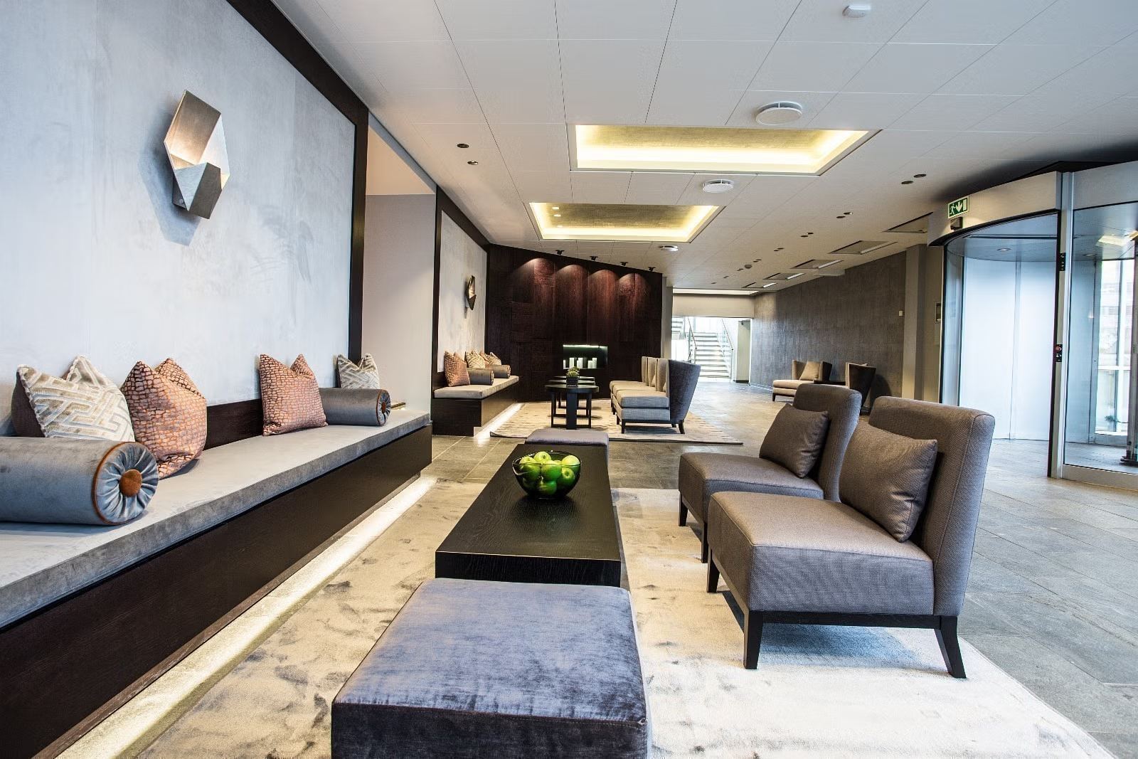 Modern 197 sqm Office and Showroom at Lysakerlokket - Facilities