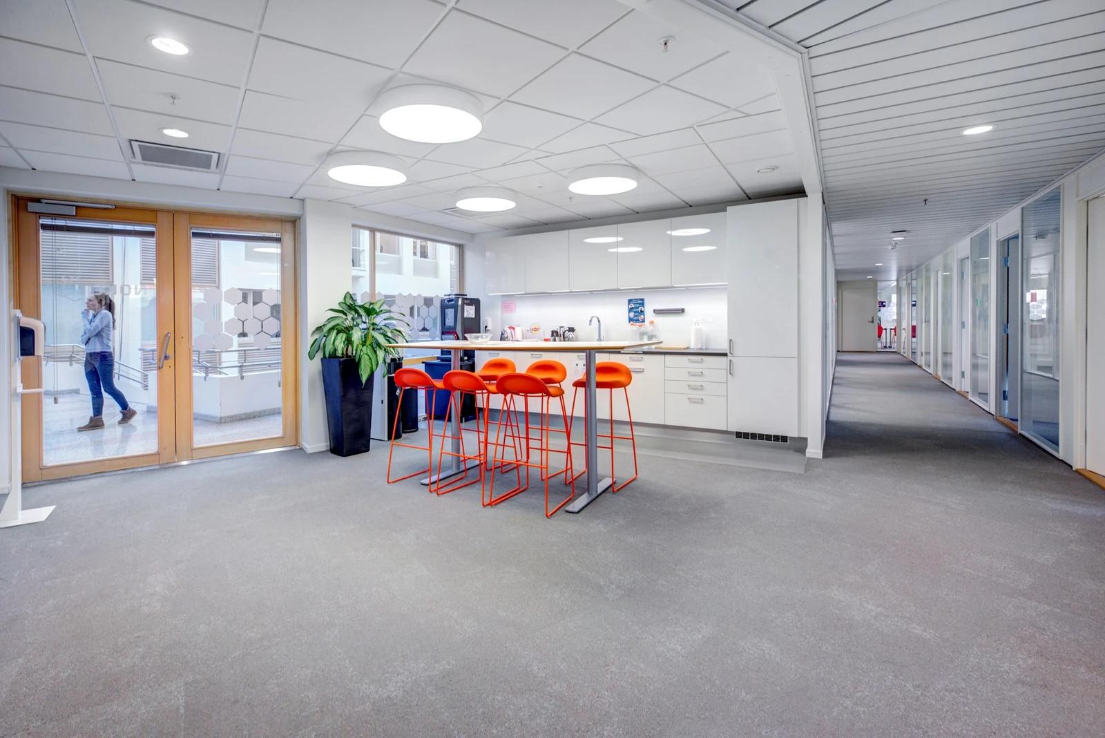 Office space with excellent shared amenities - Workspace