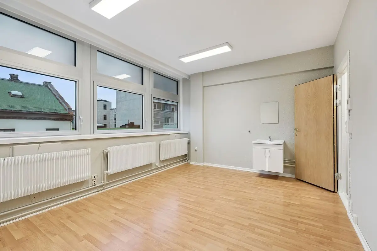 Bright and Central 50 sqm GFA Office Space at Arbeidersamfunnets Plass - workspace
