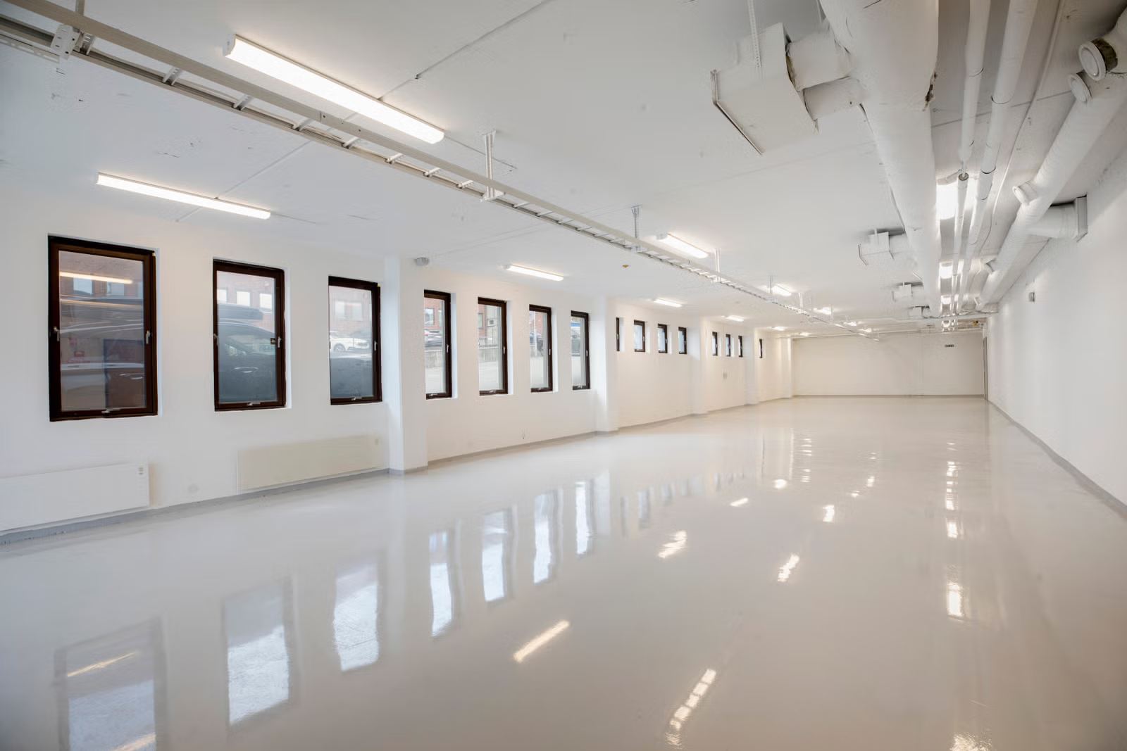 Spacious and centrally located 750 sqm warehouse space for rent - Warehouse