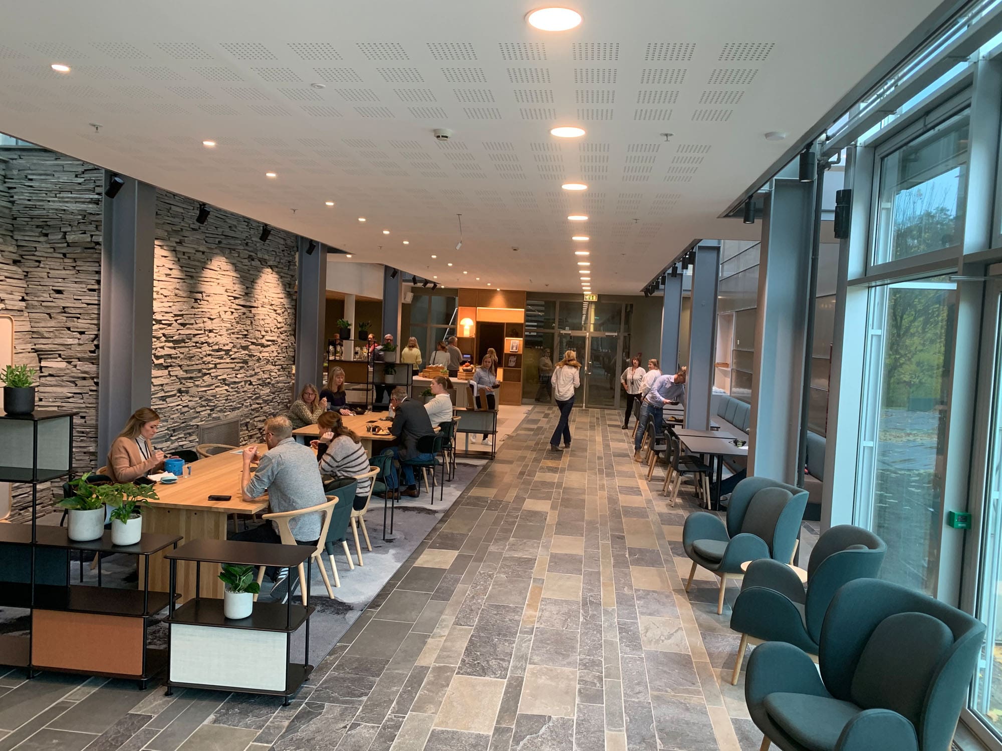 Flotte cellekontorer i moderne fullservicebygg - Fasiliteter