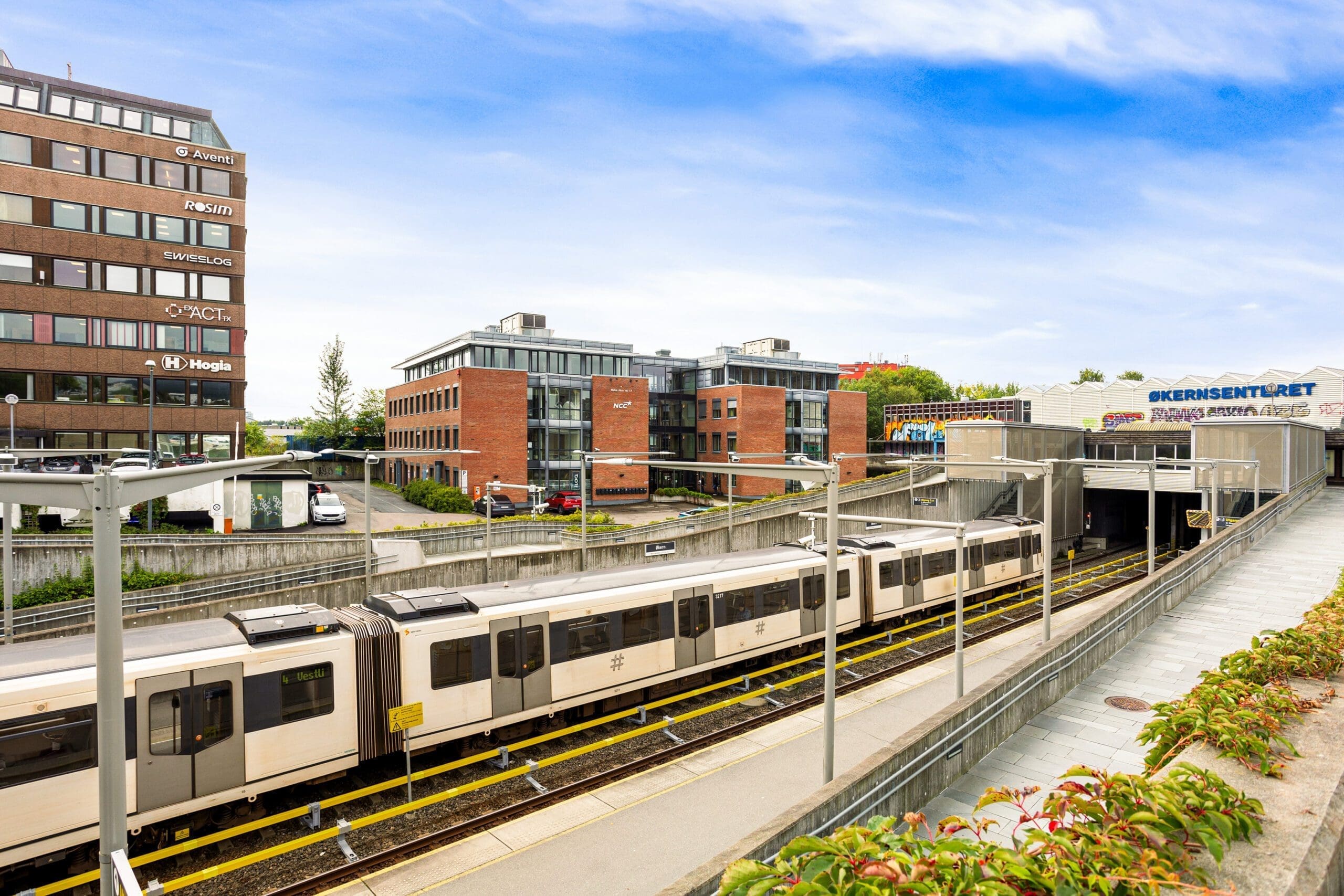 Office Space with Warehouse Option – Ideal for an Online Store! - Facade