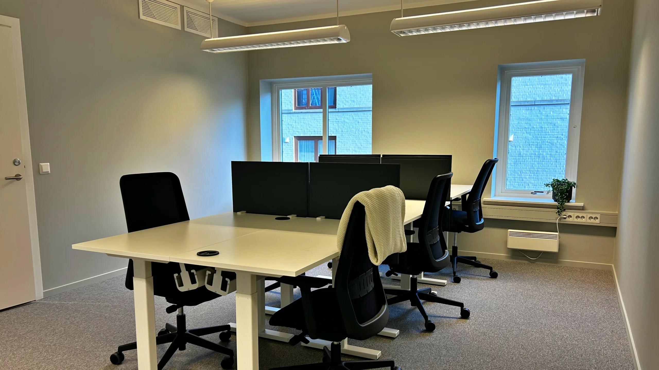 Kontor for 4-6 ansatte nær Olaf Ryes plass - Kontor