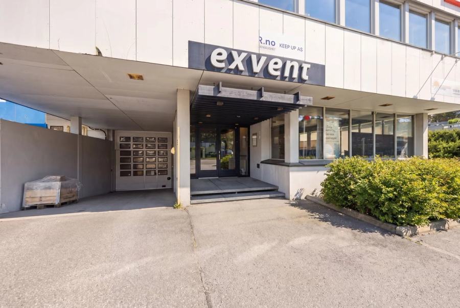 Flexible and Functional 310 sqm Heated Warehouse at Skui