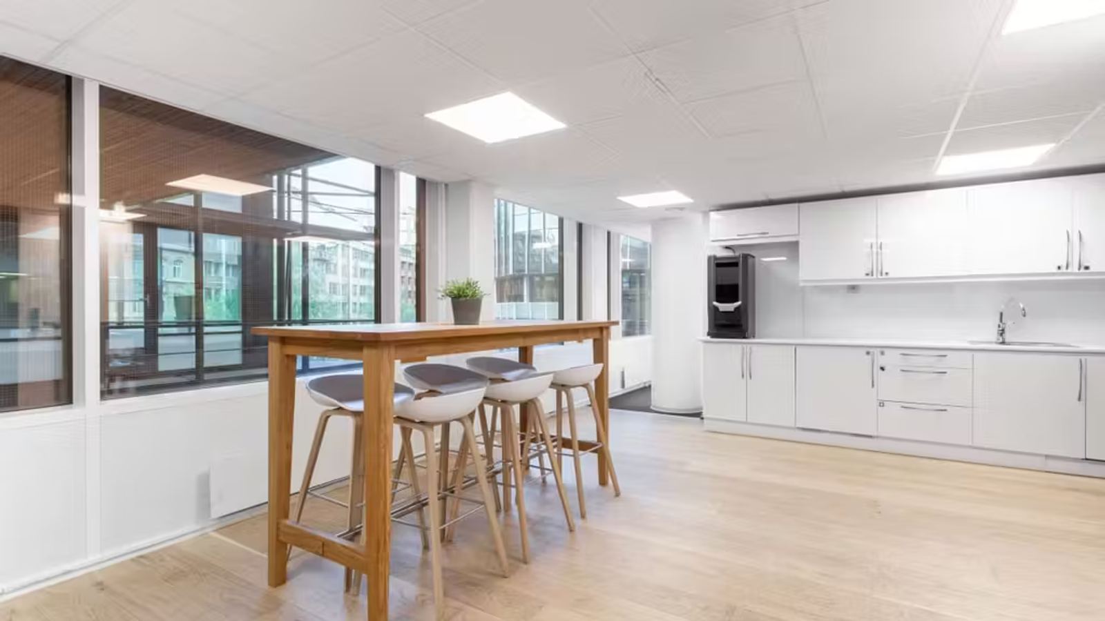 Kontor for 11-15 ansatte rett ved Tinghuset - Fasiliteter