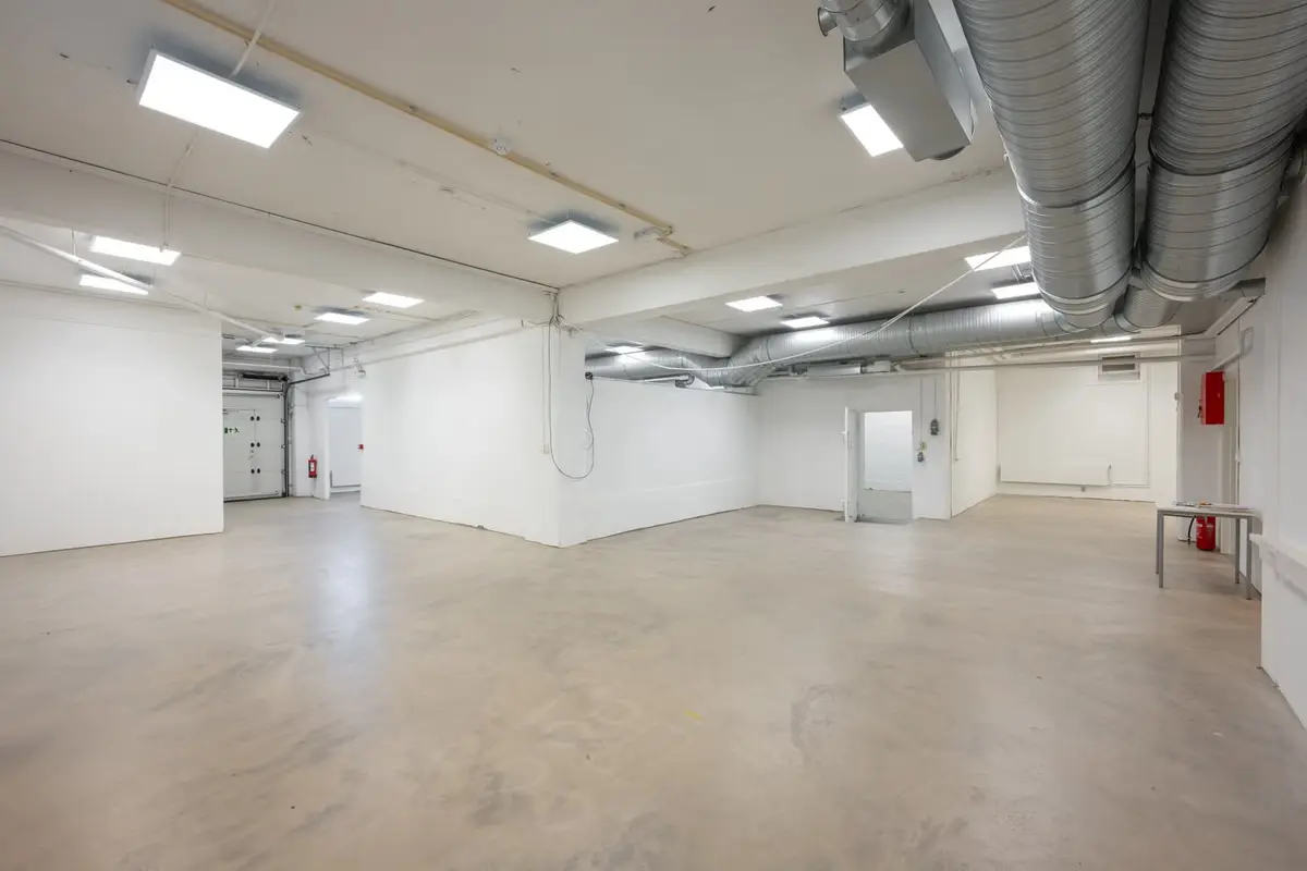 Rimelig og sentralt lagerlokale på Kalbakken | 86,4 m² BTA - lagerlokale