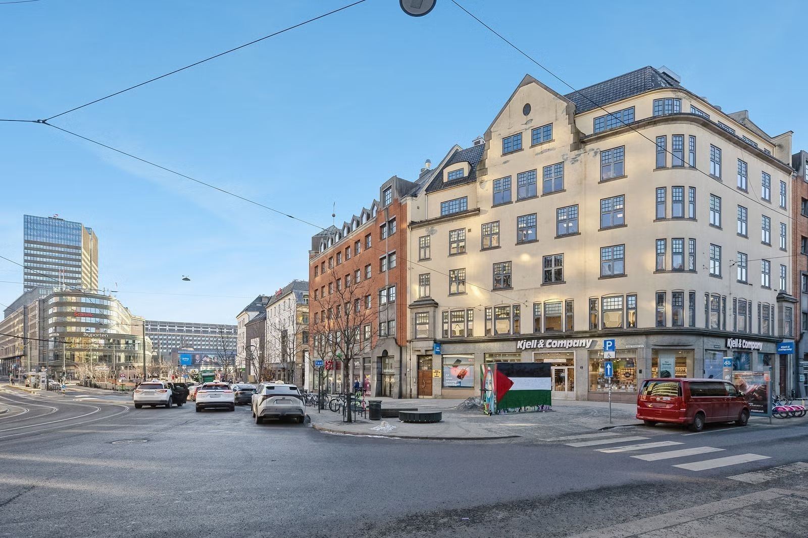 Top-Floor Office Space of 318.7 sqm GFA at Jernbanetorget - Facade