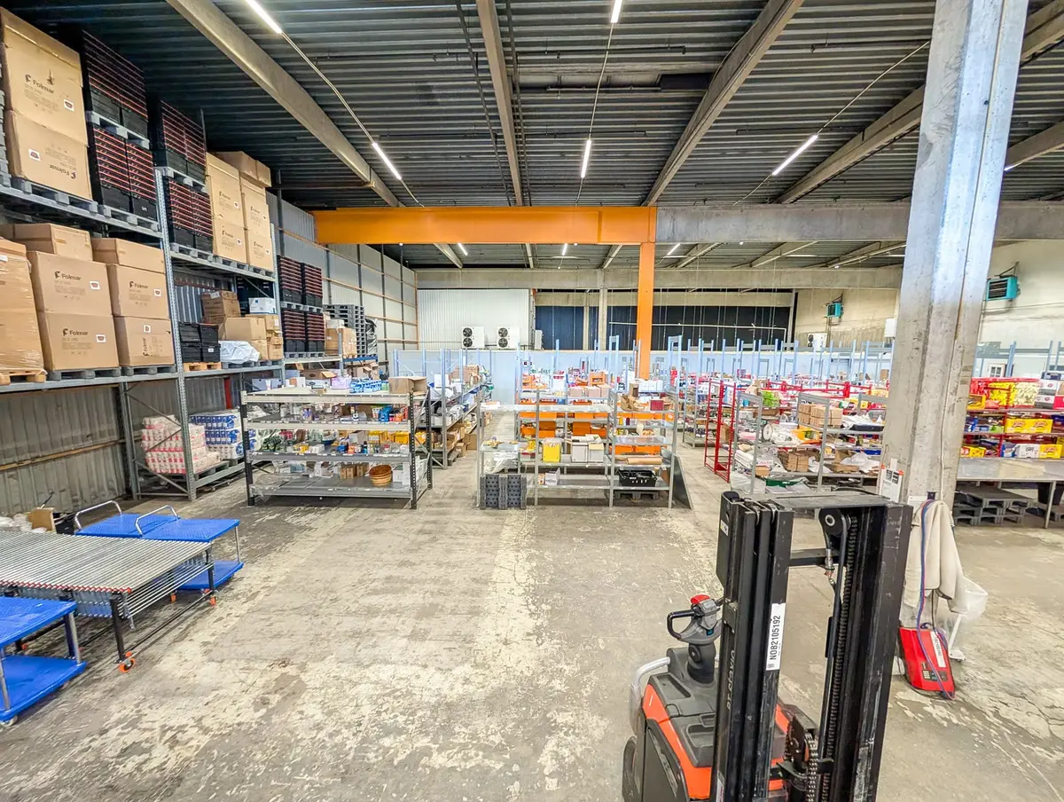 731 sqm efficient high-Ceiling warehouse with drive-in Gate and Ramp at Furuset - warehouse space