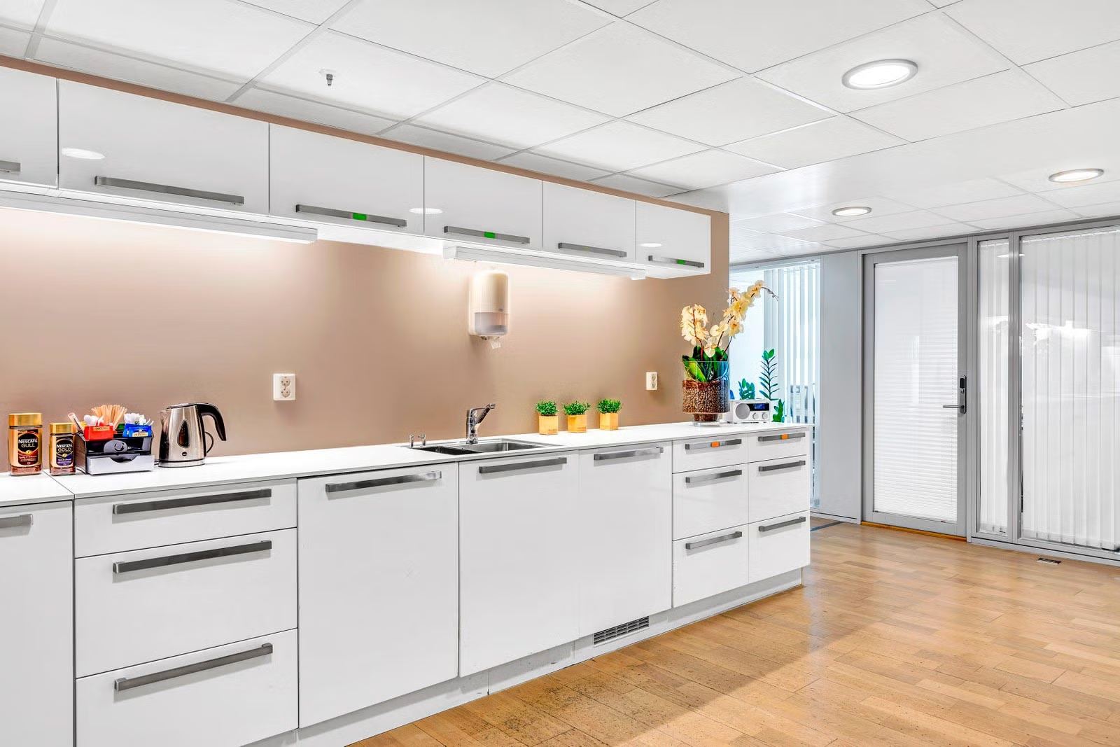 Turnkey private office for 3 people at Solli plass - Premises