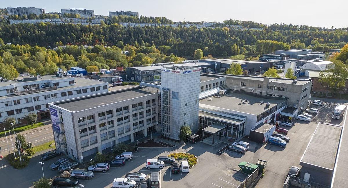 Modern and renovated office space at Breivoll - Facade