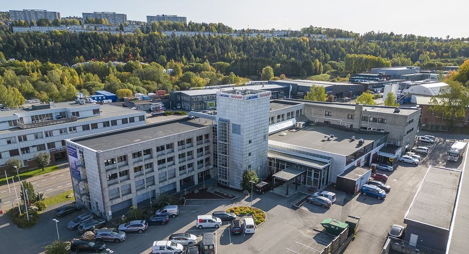 Spacious 4th floor office premises at Breivoll - Facade
