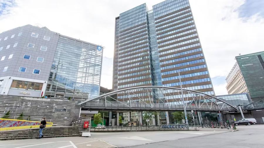 Kontor for 2-3 ansatte med utsikt over Oslo S