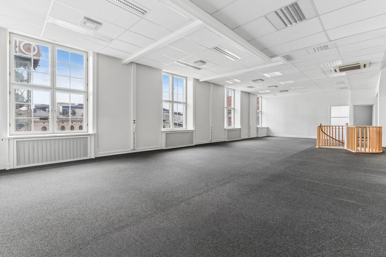 Spacious and bright office space across two floors (537 sqm GFA) on Karl Johans gate - Workspace