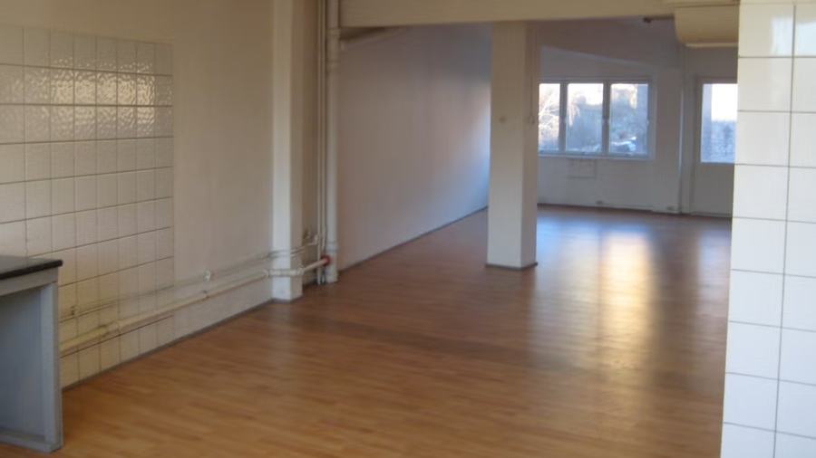 Lyst studio/kontorlokale på 105 m² leies ut på Grønland