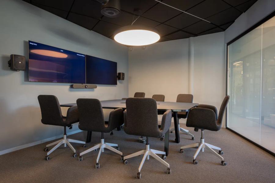Modern office space of 508 sqm with options for customization