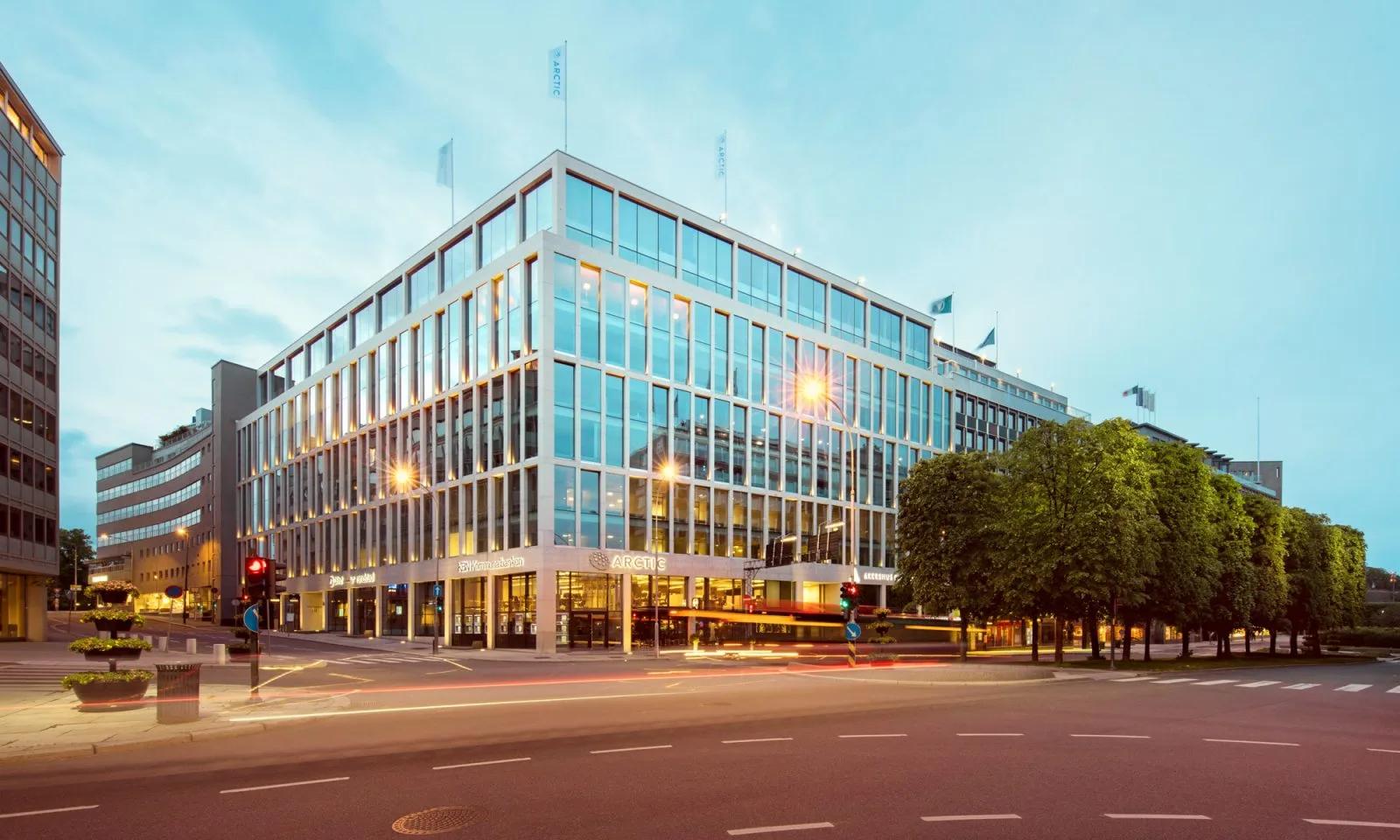 Hjørnekontor med unik eksponering nær Nationaltheatret