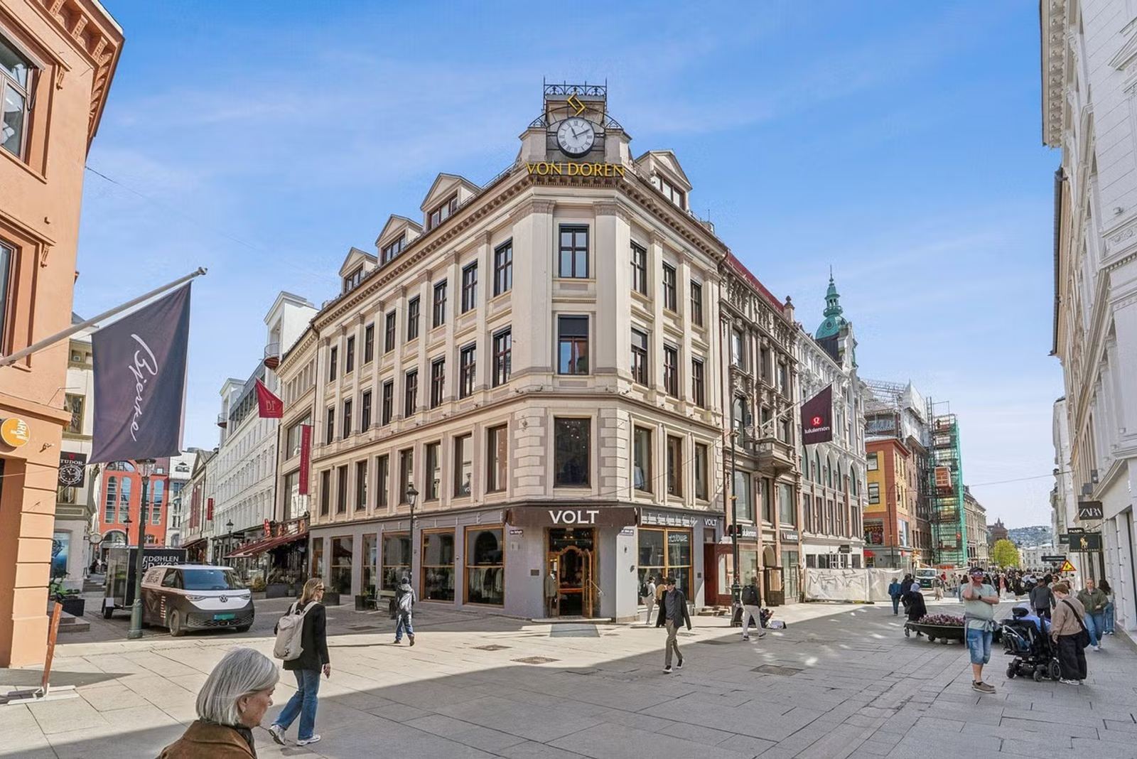 Unique opportunity at Egertorget: 4th-floor corner office - Øvre Slottsgate 14, Oslo