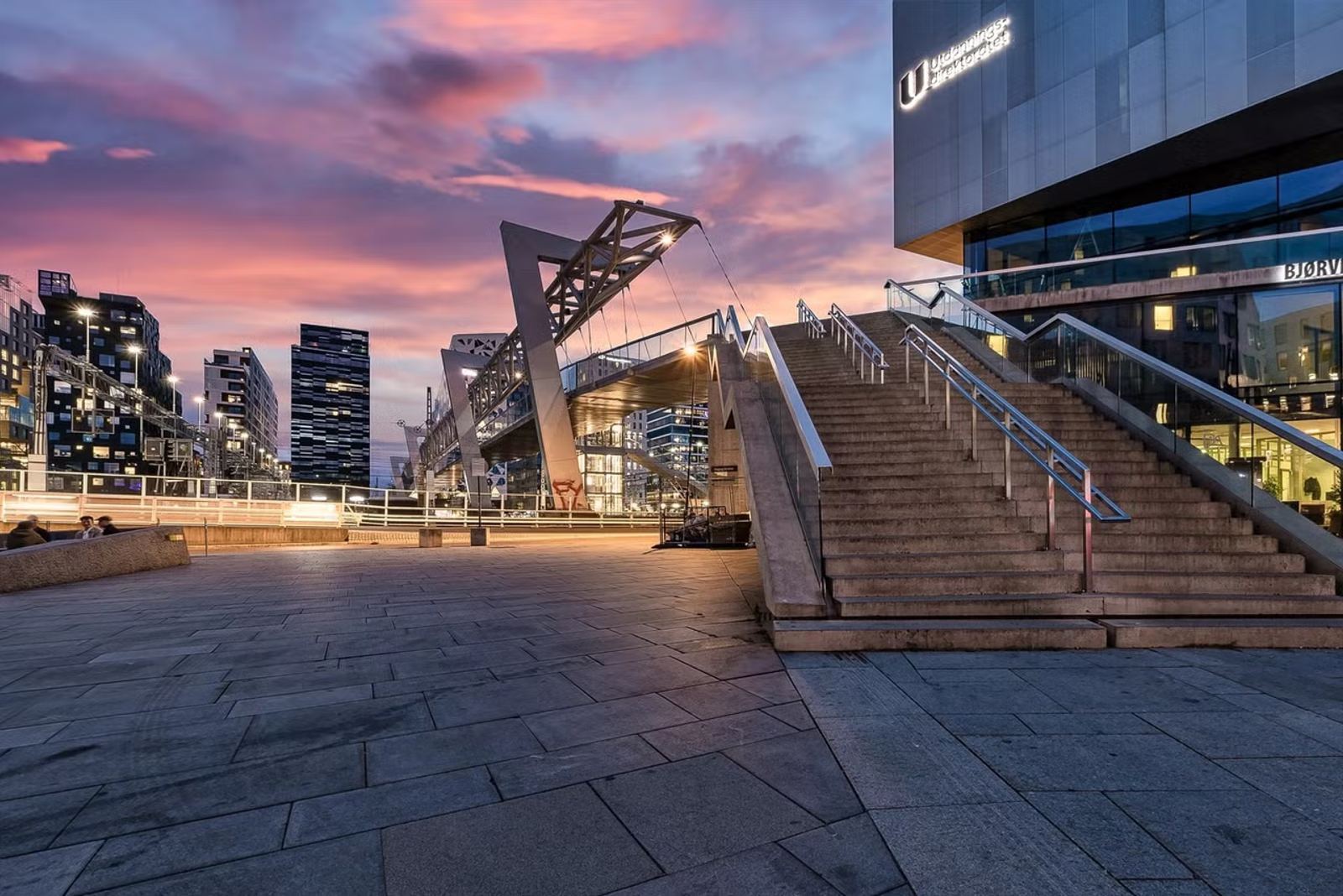 Two Spacious Parking Spaces with EV Charger | Rubina Ranas gate 5, Oslo S / Bjørvika - Facilities