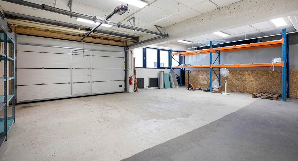 731 sqm efficient high-Ceiling warehouse with drive-in Gate and Ramp at Furuset - Warehouse