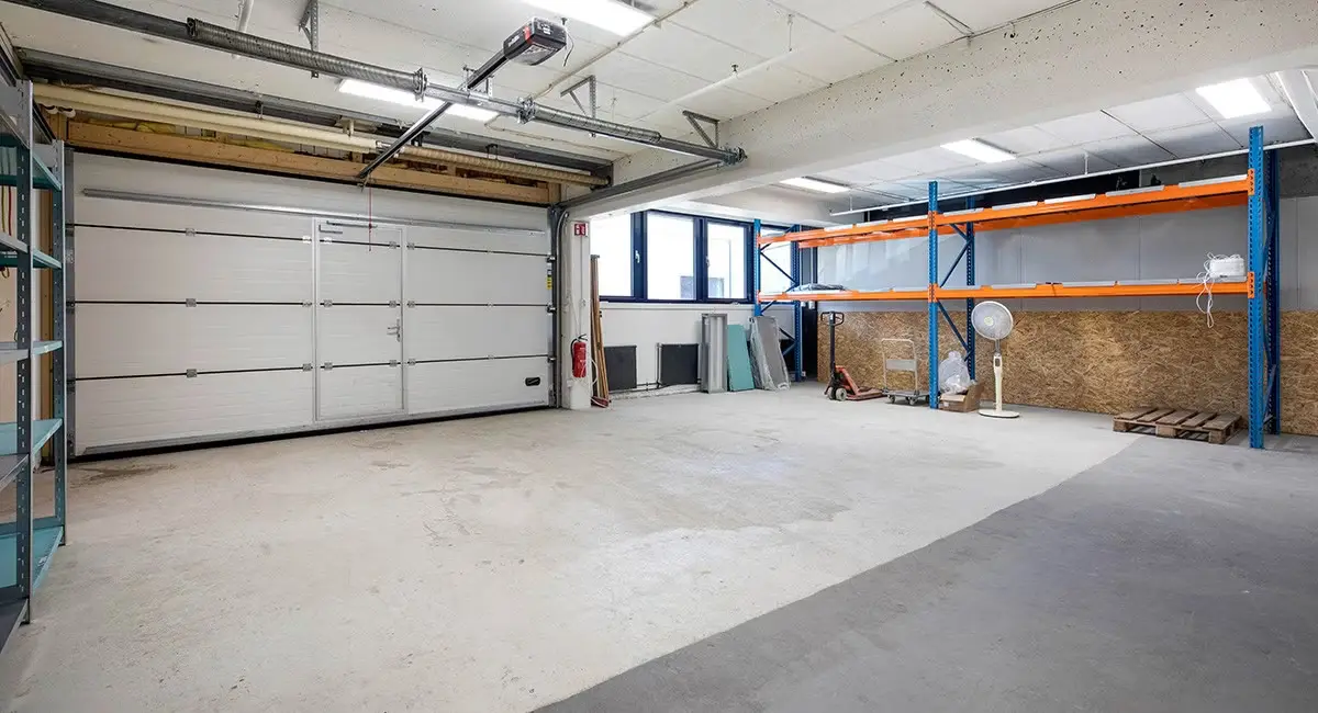 731 sqm efficient high-Ceiling warehouse with drive-in Gate and Ramp at Furuset - warehouse space