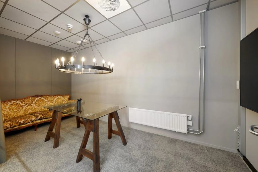 Møblert kontor for 12 personer i moderne og funksjonelt kontorbygg